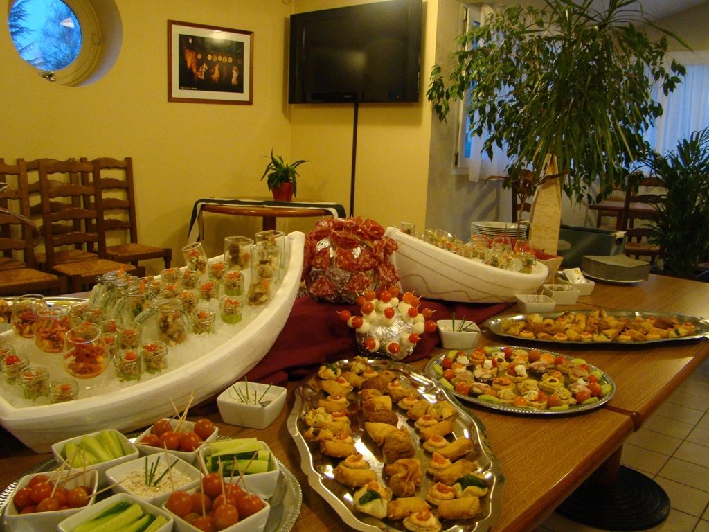 Kyriad Bourges Sud Restaurant foto