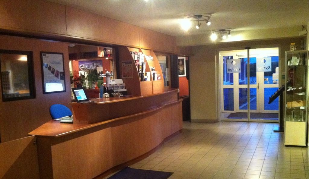 Kyriad Bourges Sud Interieur foto